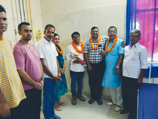 पिलानी सीएचसी में मनाया गया डॉक्टर्स-डे:लोक कल्याण सेवा समिति ने बीसीएमओ-डॉक्टर्स को किया सम्मानित